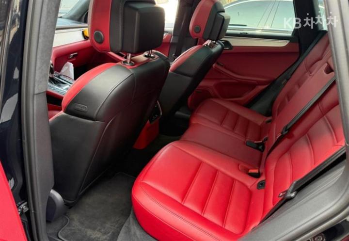 Porsche Macan 3.6 Turbo 7