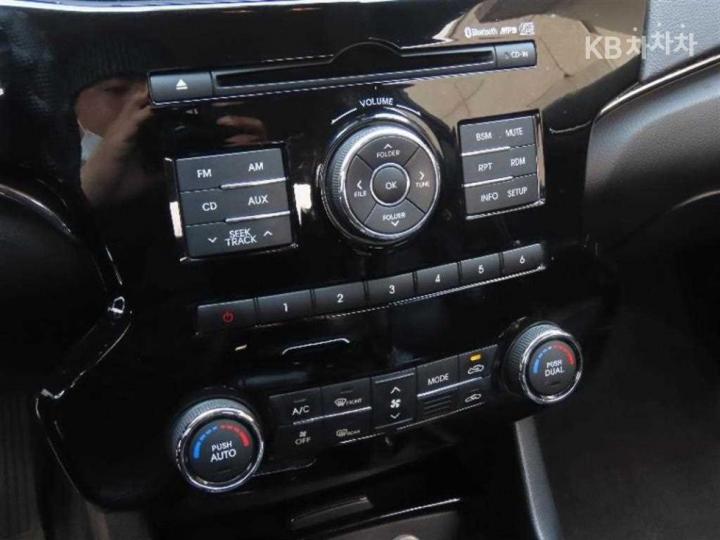 Kia K7 LPI VG270 Prestige 8