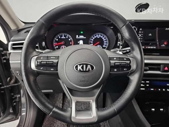 Kia K5 2.0 Gasoline Prestige 7