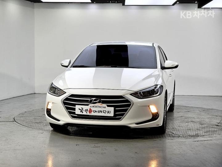 Hyundai Avante AD 1.6 e-VGT Smart 3
