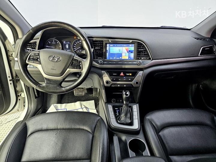 Hyundai Avante AD 1.6 e-VGT Smart 6