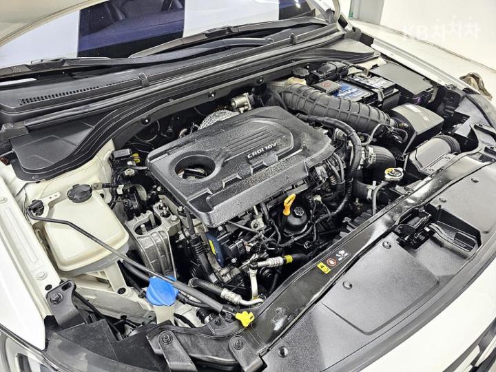 Hyundai Avante AD 1.6 e-VGT Smart 7