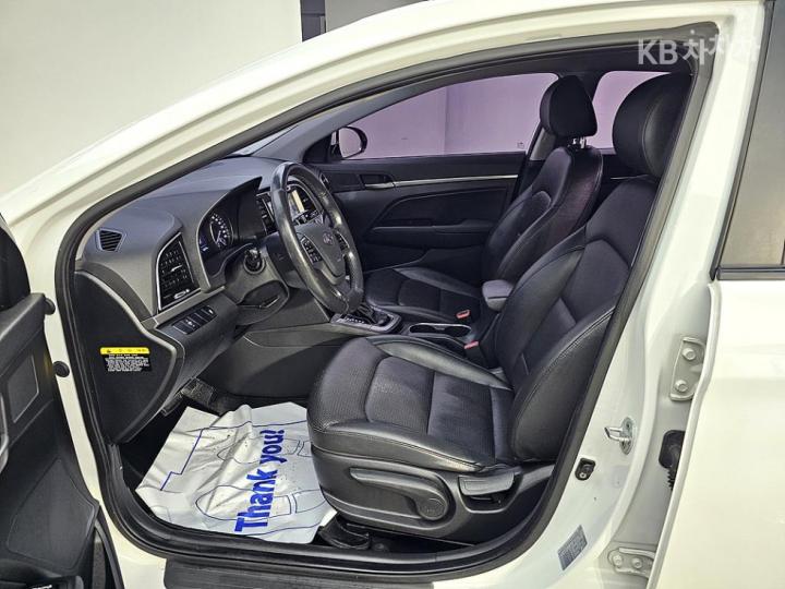 Hyundai Avante AD 1.6 e-VGT Smart 9