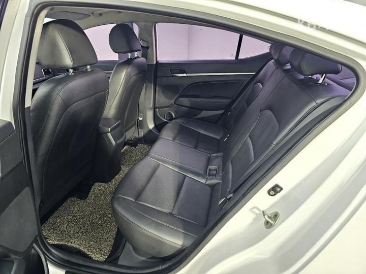 Hyundai Avante AD 1.6 e-VGT Smart 10