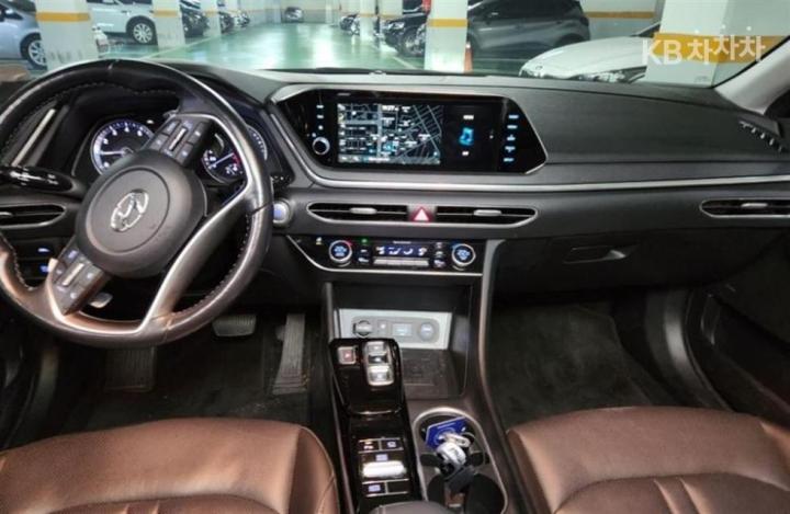 Hyundai Sonata DN8 2.0 LPG Premium Family 7