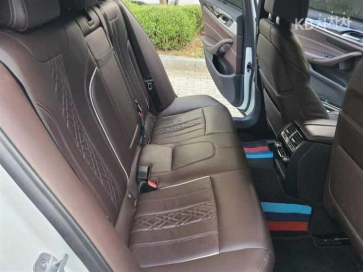 BMW 5 Series G30 520d M Sport Plus 5