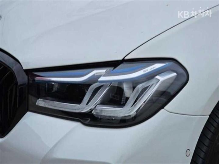 BMW 5 Series G30 520d M Sport Plus 9