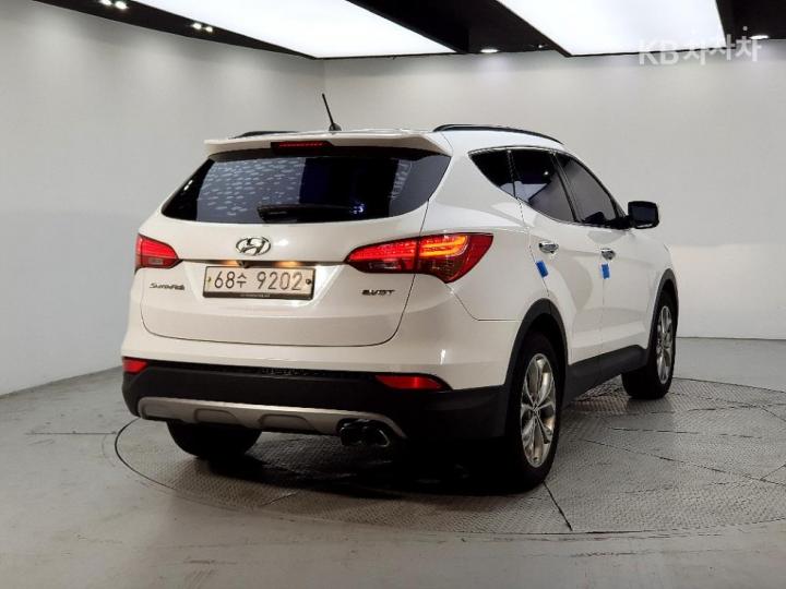 Hyundai Santa Fe DM R2.0 2WD PREMIUM Base Type 5