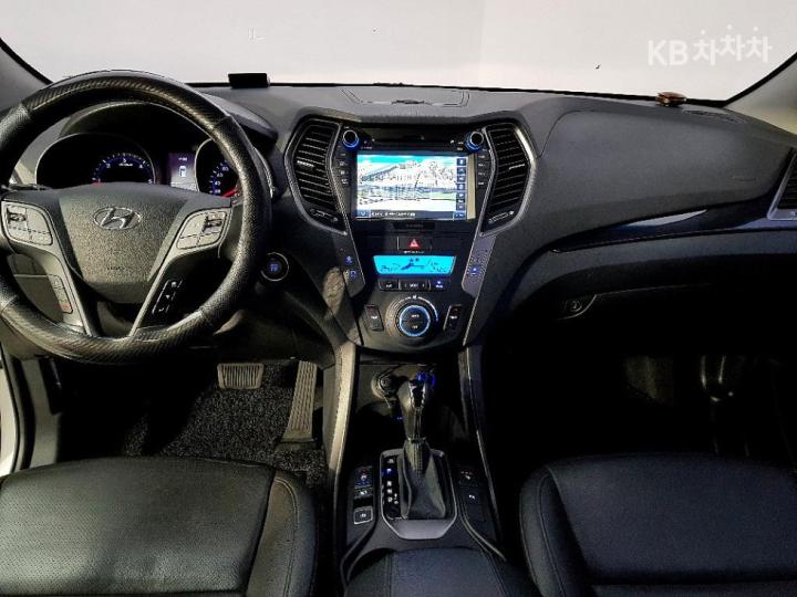 Hyundai Santa Fe DM R2.0 2WD PREMIUM Base Type 6