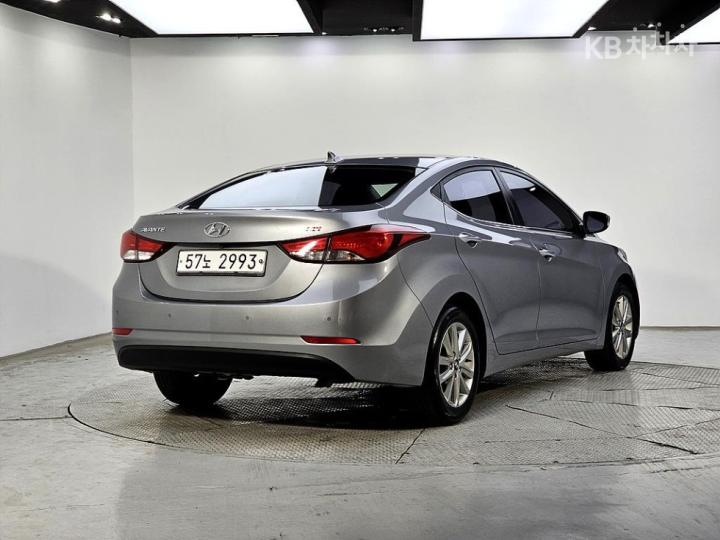 Hyundai Avante 1.6 GDi Smart Base Type 5