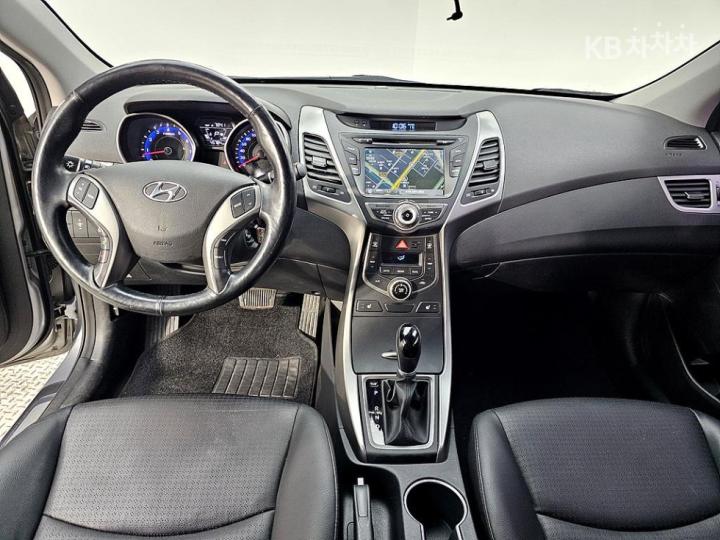 Hyundai Avante 1.6 GDi Smart Base Type 6