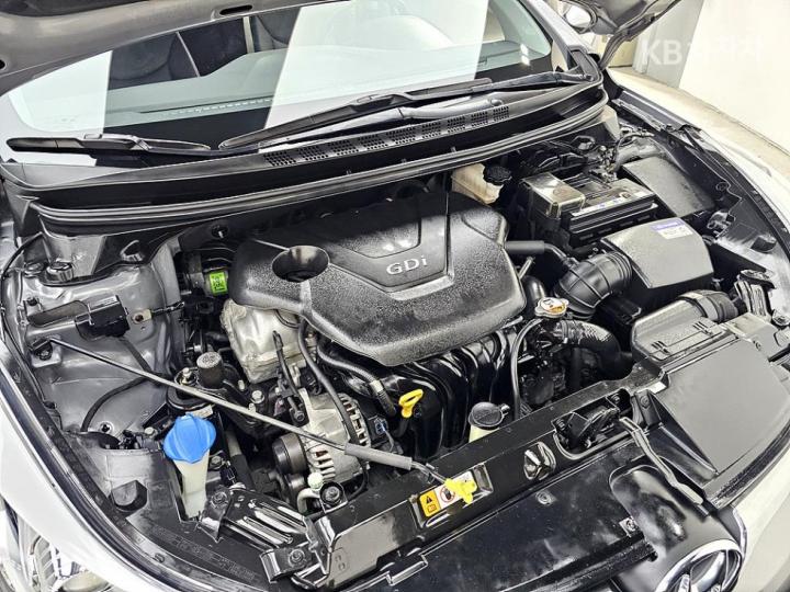 Hyundai Avante 1.6 GDi Smart Base Type 7