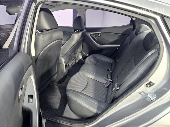 Hyundai Avante 1.6 GDi Smart Base Type 10