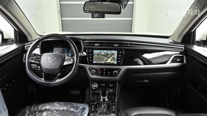 KG Mobility (Ssangyong) Korando Beautiful 1.6 Diesel 2WD Delight Plus 8