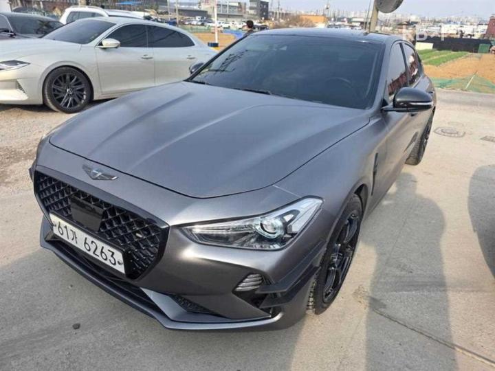 Genesis G70 2.0T AWD Advanced 3