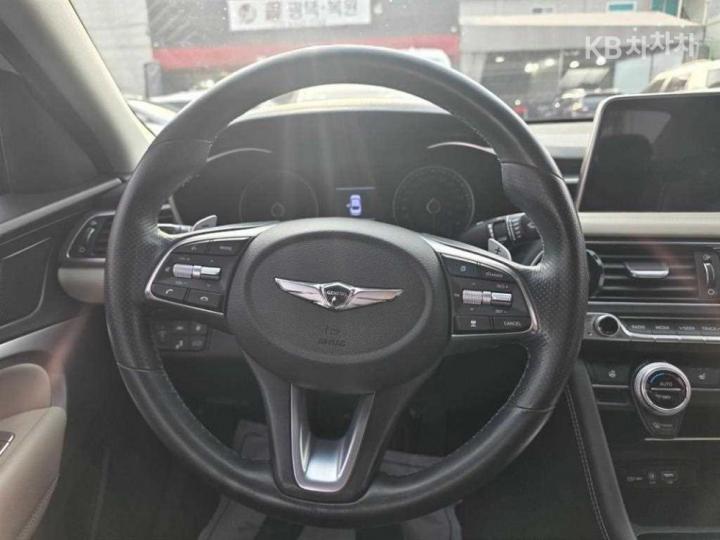 Genesis G70 2.0T AWD Advanced 6