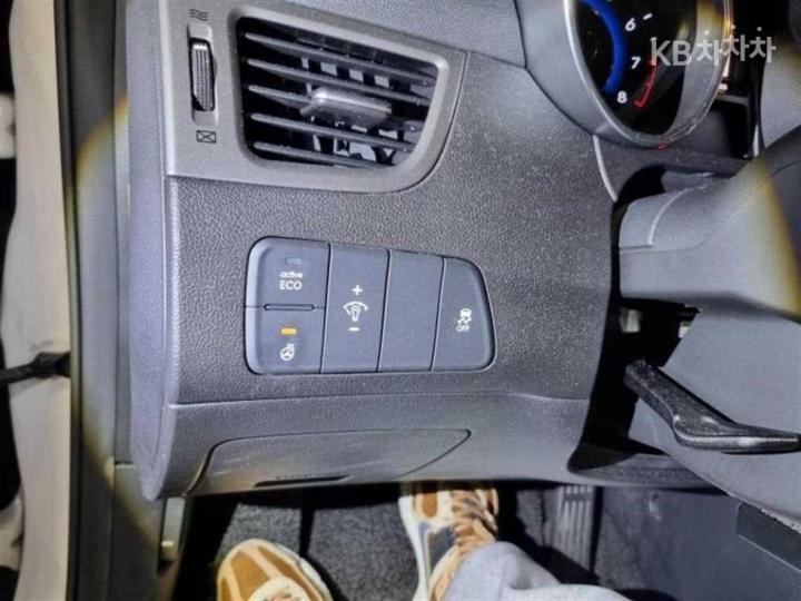 Hyundai Avante 1.6 GDi Modern Base Type 9