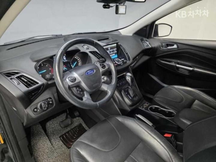 Ford Kuga 2.0 Trend 10