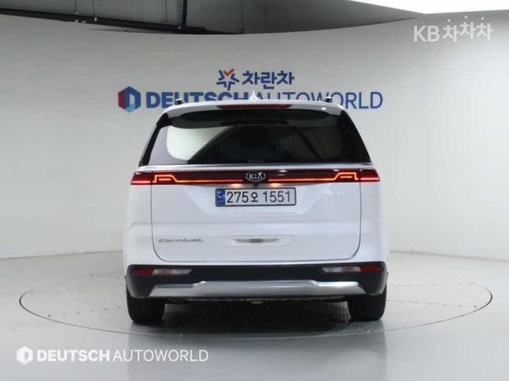 Kia Carnival D2.2 Signature 5