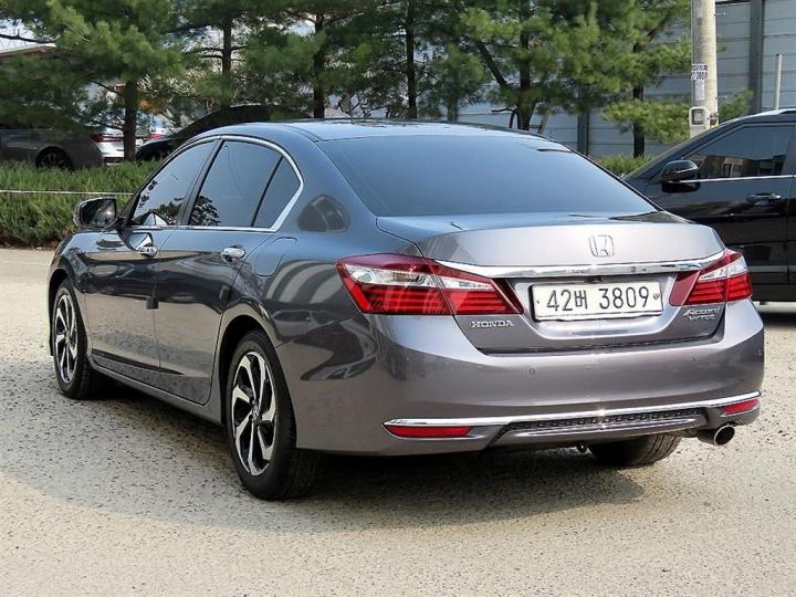 Honda Accord 2.4 Sedan EX-L CVT 4