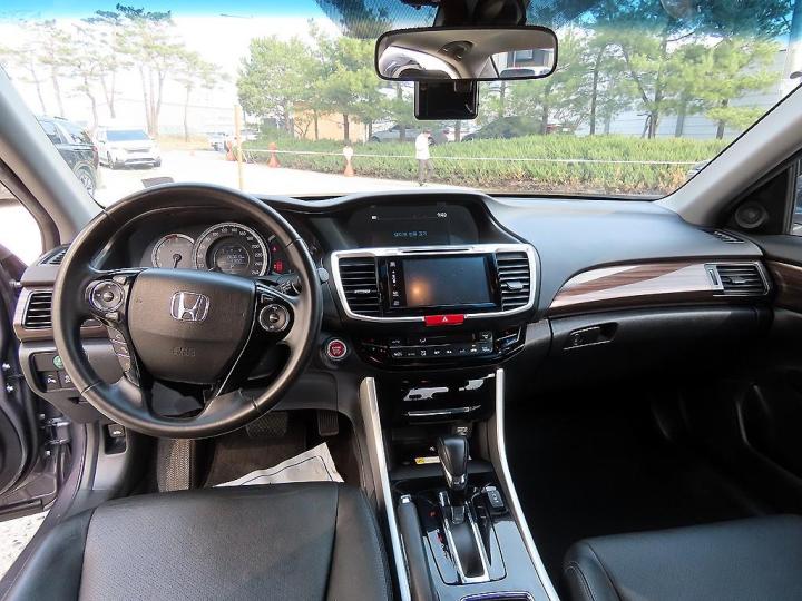 Honda Accord 2.4 Sedan EX-L CVT 8