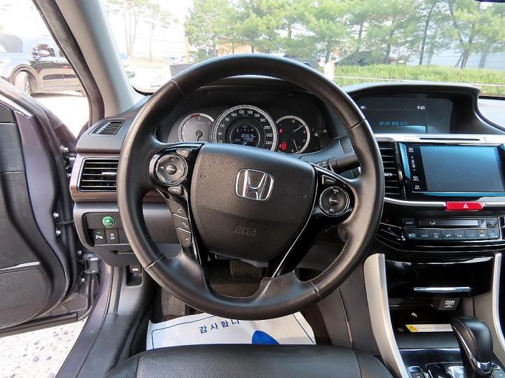 Honda Accord 2.4 Sedan EX-L CVT 9