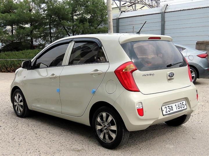 Kia Morning Deluxe 4