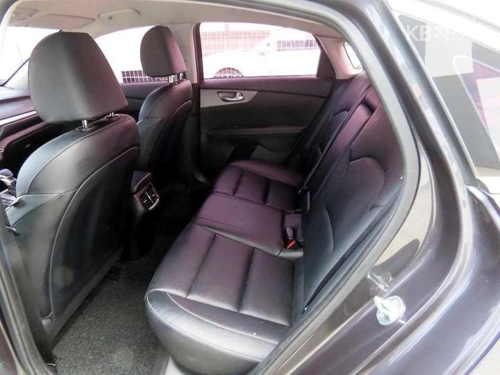 Kia K3 1.6 Gasoline Prestige 7