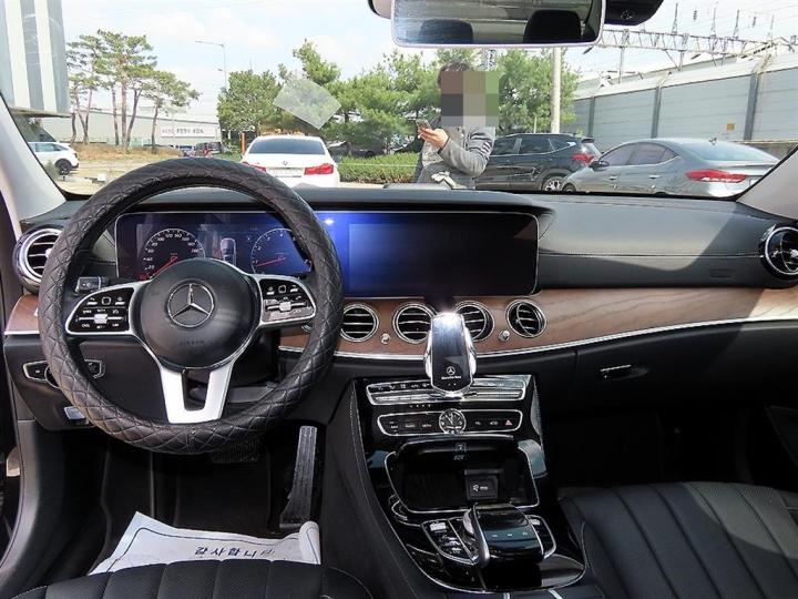 Mercedes-Benz E-Class W213 E300 4Matic Exclusive 8