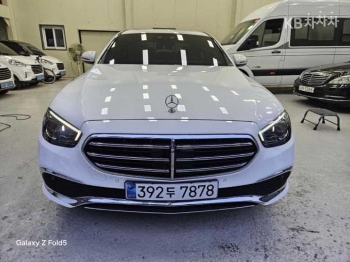 Mercedes-Benz E-Class W213 E250 Exclusive 4