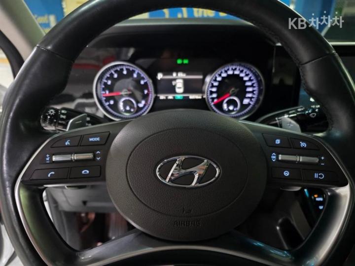 Hyundai Grandeur 2.5 Premium 7