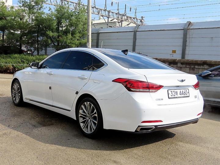 Hyundai Genesis DH G330 Premium AWD 4