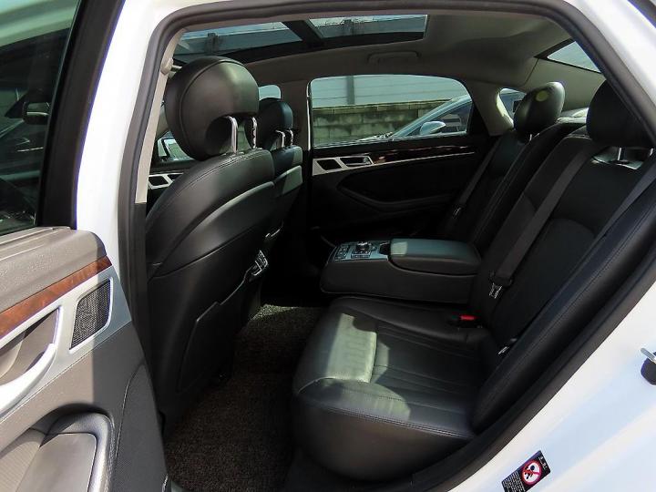 Hyundai Genesis DH G330 Premium AWD 7