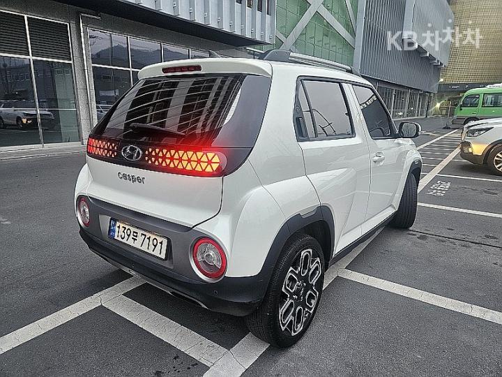 Hyundai Casper 1.0 Gasoline Inspiration 5