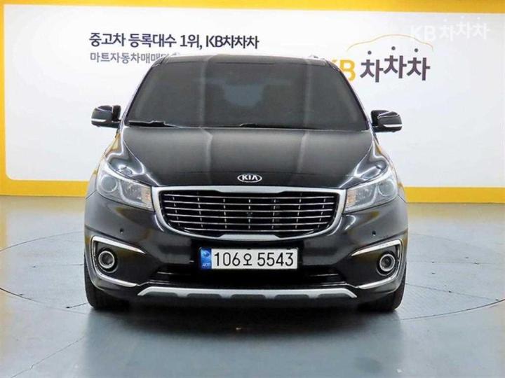 Kia Carnival 2.2 Diesel Limousine VIP 3