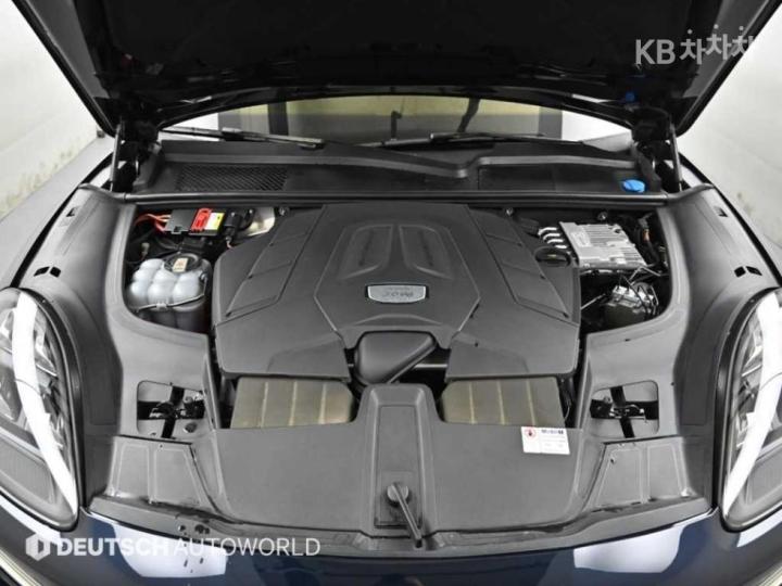 Porsche Cayenne 9Y0 3.0 Coupe Base Type 7