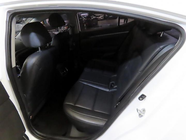 Hyundai Avante AD 1.6 GDi Smart 8