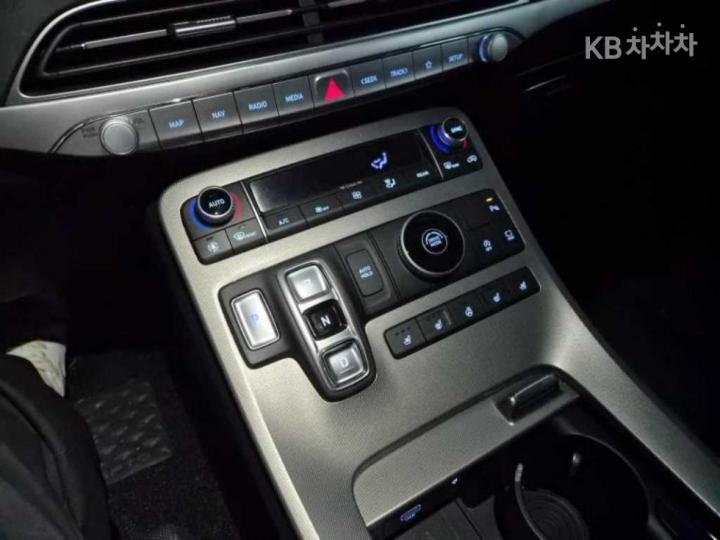 Hyundai Palisade 2.2 Diesel Exclusive 8