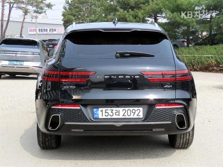 Genesis GV70 Gasoline 2.5T AWD 5