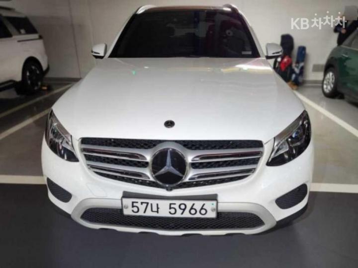 Mercedes-Benz GLC-Class X253 350e 4Matic Premium 2