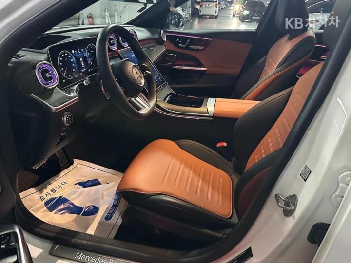 Mercedes-Benz C-Class W206 C300 4Matic AMG Line 6