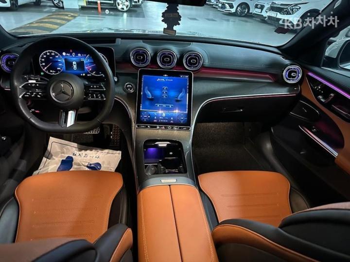 Mercedes-Benz C-Class W206 C300 4Matic AMG Line 10