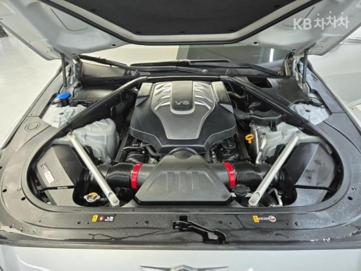 Genesis EQ900 5.0 GDI AWD Prestige 6