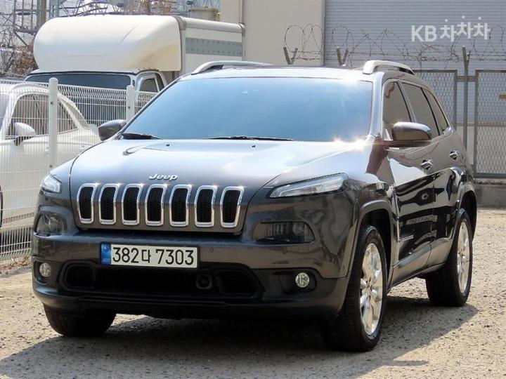 Jeep Cherokee 2.4 Longitude High 3