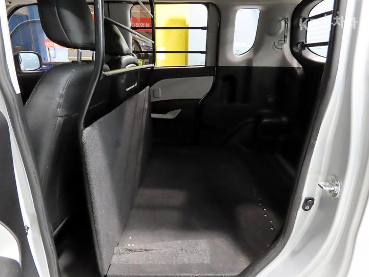 Kia Morning JA 1.0 Gasoline Prestige 8