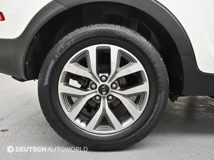 Kia Sportage R Diesel 2WD Luxury 6