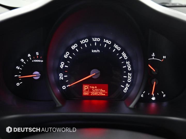 Kia Sportage R Diesel 2WD Luxury 9