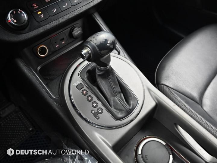 Kia Sportage R Diesel 2WD Luxury 10