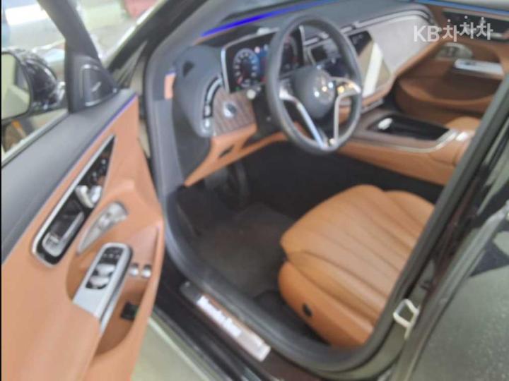 Mercedes-Benz E-Class W214 E350e 4Matic Exclusive 7