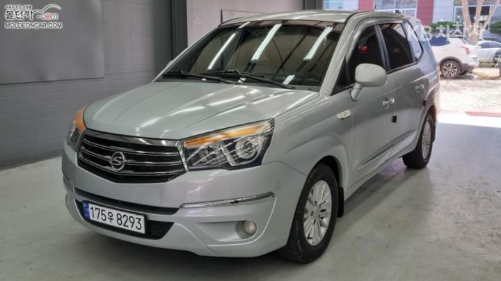 KG Mobility (Ssangyong) Korando Turismo 2WD LT